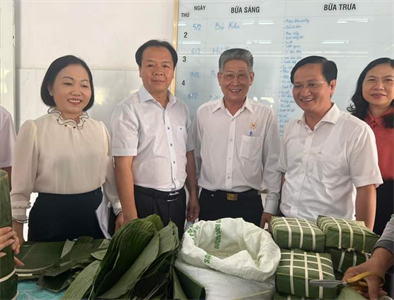 Ban CHQS thành phố Thủ Dầu Một tổ chức chuỗi hoạt động vui đón tết 2024