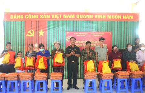 Phòng Hậu cần Bộ CHQS tỉnh Bình Phước phối hợp tổ chức Tết quân dân xuân Giáp Thìn 2024