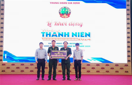 Công dân trẻ tiêu biểu TPHCM năm 2023 tuyên truyền, vận động người dân tham gia khám phổi sau dịch Covid-19