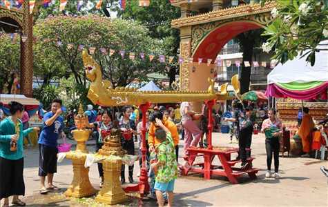 Ý nghĩa tết cổ truyền Bun Pi May của nhân dân Lào và Chôl Chnăm Thmây của nhân dân Campuchia