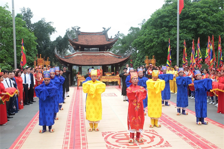 Thành kính Lễ giỗ Quốc Tổ Lạc Long Quân và dâng hương Tổ Mẫu Âu Cơ