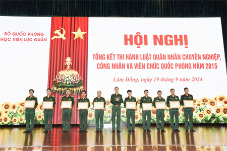 ​Học viện Lục quân tổng kết thi hành Luật Quân nhân chuyên nghiệp, công nhân và viên chức quốc phòng năm 2015