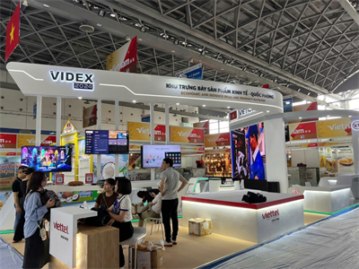 Gian hàng Viettel sẵn sàng tại một trong những hội chợ lớn nhất Trung Quốc