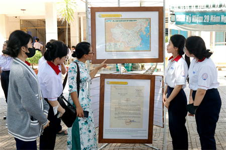 Bình Thuận triển lãm số về Hoàng Sa, Trường Sa của Việt Nam đến với học sinh thị xã La Gi
