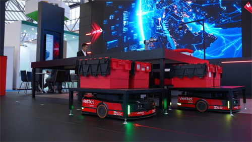 Robot AGV Picking của Viettel Post gây ấn tượng tại châu Âu