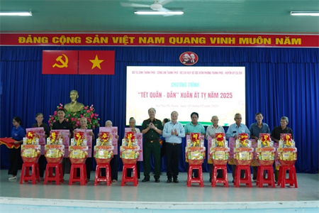 Bộ Tư lệnh TPHCM phối hợp tổ chức “Tết quân - dân” tại huyện Củ Chi
