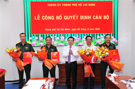 Trao quyết định kiện toàn Ban Chấp hành Đảng bộ Quân sự TPHCM nhiệm kỳ 2020-2025