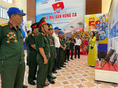 ​Tỉnh Bình Dương tổ chức đoàn cựu chiến binh tiêu biểu tham quan tại TPHCM
