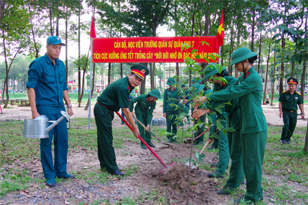 Trường Quân sự Quân khu 7 tổ chức Lễ phát động trồng cây “Đời đời nhớ ơn Bác Hồ”