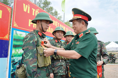 Chiến sĩ mới Trung đoàn Gia Định trưởng thành sau 3 tiếng nổ