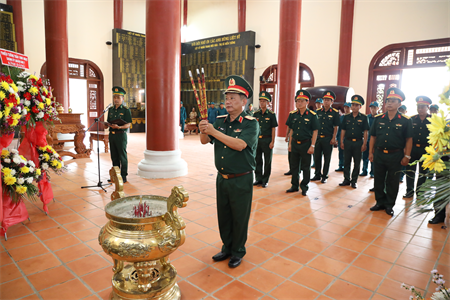 Đất thiêng Long Khốt