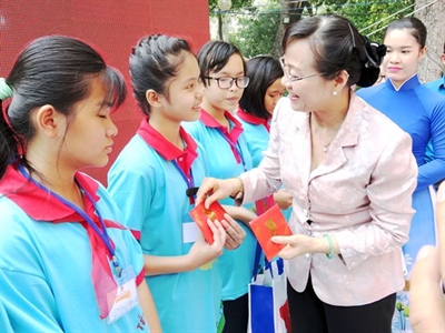 Đa dạng hoạt động chăm lo tết