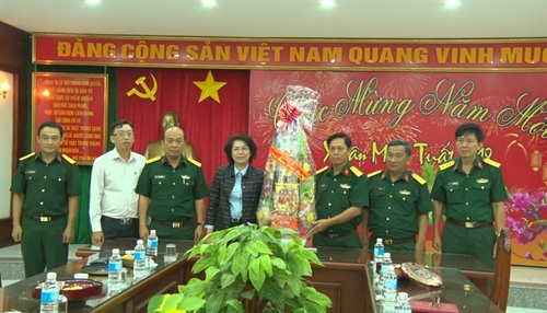 Lãnh đạo Thành phố Hồ Chí Minh chúc Tết các đơn vị Quân khu 7