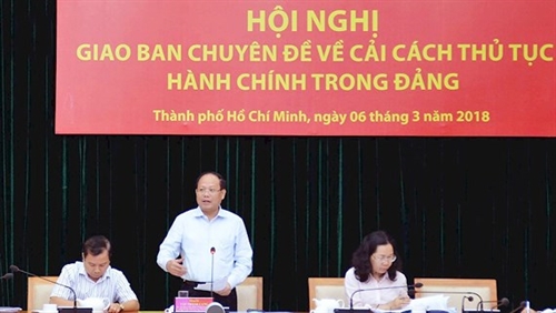Ứng dụng công nghệ thông tin cải cách thủ tục trong Đảng