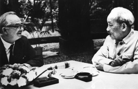 Lời Bác Hồ dạy ngày này năm xưa: Là chủ của tương lai, thanh niên không thể không có lý tưởng cao cả. Vì vậy thanh niên phải có cuộc sống chính trị tích cực và cách mạng