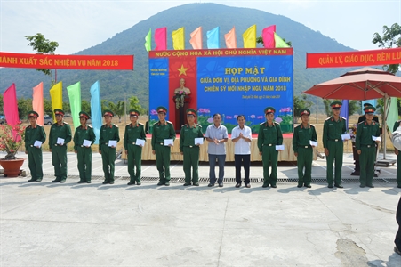 Tỉnh Tây Ninh: Họp mặt gia đình chiến sĩ mới