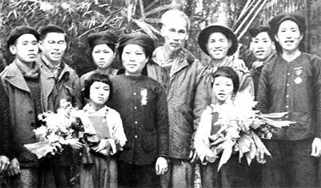 Lời Bác Hồ dạy ngày này năm xưa: Thi đua là yêu nước, yêu nước thì phải thi đua. Và những người thi đua là những người yêu nước nhất