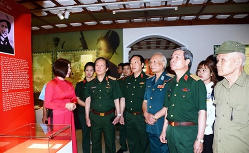 Tiếp thêm lòng yêu nước