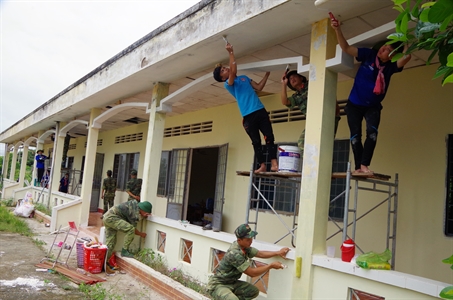 Mùa hè xanh thắm tình quân dân