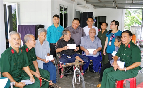 Viettel Long An quan tâm thực hiện công tác chính sách