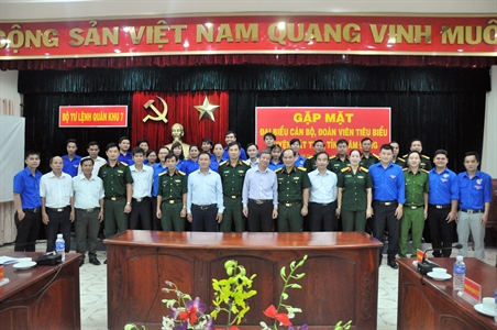 Bộ Tư lệnh Quân khu 7: Gặp mặt đại biểu cán bộ, đoàn viên tiêu biểu huyện Cát Tiên, tỉnh Lâm Đồng