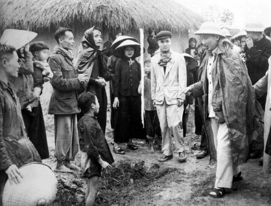Lời Bác Hồ dạy ngày này năm xưa: "Người cách mạng phải có đạo đức cách mạng làm nền tảng mới hoàn thành được nhiệm vụ cách mạng vẻ vang".