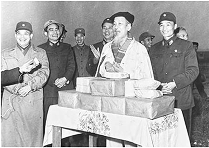 Lời Bác Hồ dạy ngày này năm xưa: “Chính phủ sẽ luôn luôn rộng lượng với những ai biết cải tà quy chính, trọng thưởng những ai biết đái tội lập công”.