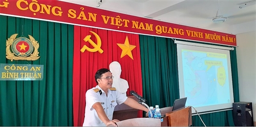 Lữ đoàn 681, Vùng 2 Hải quân tuyên truyền biển, đảo cho cán bộ, đảng viên Công an tỉnh Bình Thuận