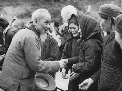 “Bộ đội phải kính trọng dân, giúp đỡ dân. Dân phải thương yêu bộ đội, ủng hộ bộ đội..."