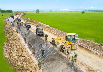 Thi đua thực hiện tốt các công trình quốc phòng