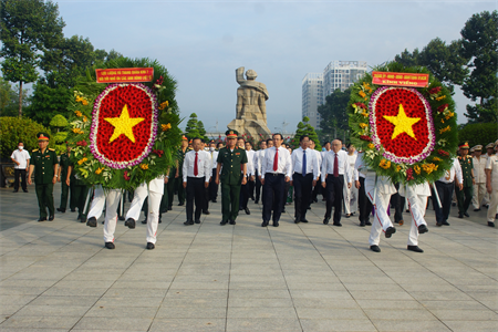 Tháng 7 nghĩa tình và linh thiêng