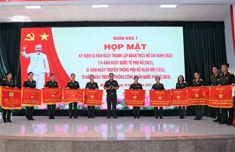 Quân khu 7 họp mặt kỷ niệm ngày lễ của các tổ chức quần chúng