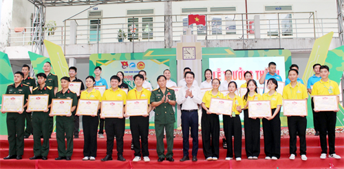 Tỉnh Bình Dương: 200 “chiến sĩ nhí” hoàn thành Chương trình Học kỳ trong Quân đội