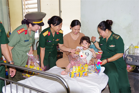 LLVT tỉnh Bình Thuận: Làm theo lời Bác Hồ dạy, tích cực giúp đỡ Nhân dân