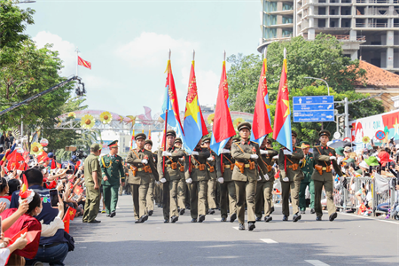 Triệu nhịp tim chung nhịp bước quân hành
