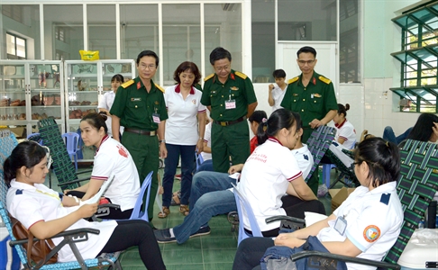 Trường Cao đẳng Quân y 2 tổ chức hiến máu nhân đạo