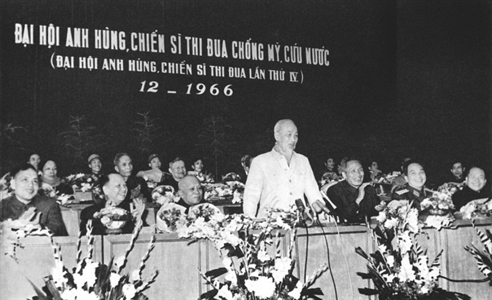 Lời Bác Hồ dạy ngày này năm xưa: “Có anh hùng là vì có tập thể anh hùng. Có tập thể anh hùng là vì có nhân dân anh hùng, dân tộc anh hùng, Đảng anh hùng”