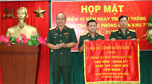 Thanh tra Quốc phòng Quân khu họp mặt kỷ niệm 45 năm ngày truyền thống