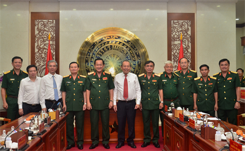 Phó Thủ tướng Thường trực Chính phủ Trương Hòa Bình thăm và chúc Tết Quân khu 7
