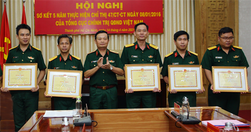 Lực lượng vũ trang Quân khu tăng cường đấu tranh trên không gian mạng, bảo vệ vững chắc nền tảng tư tưởng của Đảng