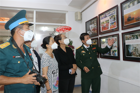 Triển lãm ảnh thời sự nghệ thuật “Vang mãi khúc quân hành”