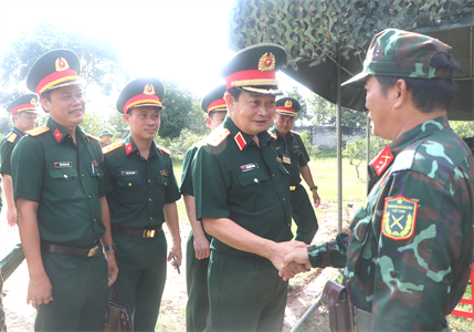 Trung tướng Trần Hoài Trung động viên cán bộ tham gia Kiểm tra Trung đoàn trưởng, Chính ủy Trung đoàn bộ binh năm 2023
