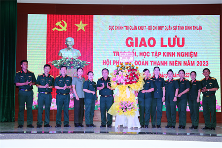 Hội Phụ nữ, Đoàn Thanh niên Cơ quan Cục Chính trị Quân khu giao lưu tại Bình Thuận
