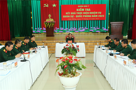 Quân khu 7 kiểm tra công tác quân sự, quốc phòng tại Bộ CHQS tỉnh Lâm Đồng