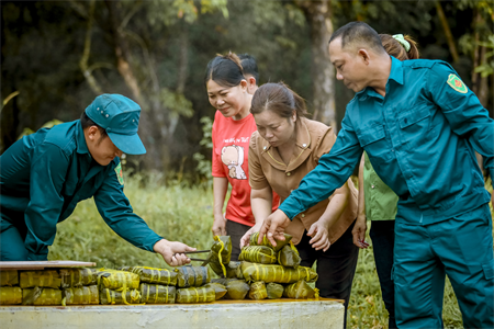 Ký sự vùng biên: Đầm ấm tết quân dân vùng biên