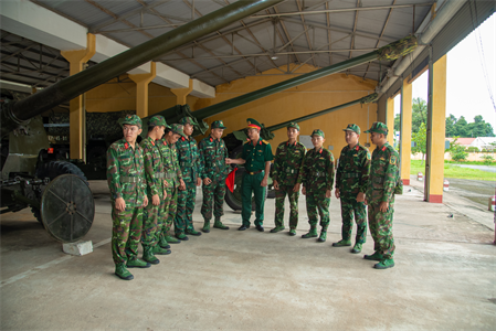 Đảng ủy, Ban Chỉ huy Lữ đoàn 75:
Kính báo