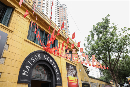 Khám phá Di tích nhà tù Hỏa Lò