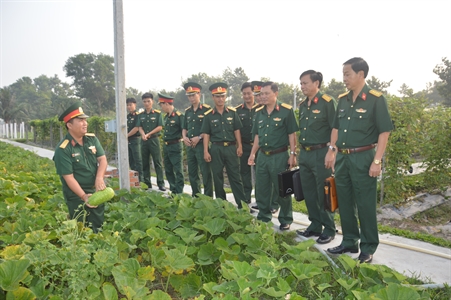Huỳnh Việt Lê Kha - Trung đoàn trưởng trẻ tuổi, nhiệt huyết